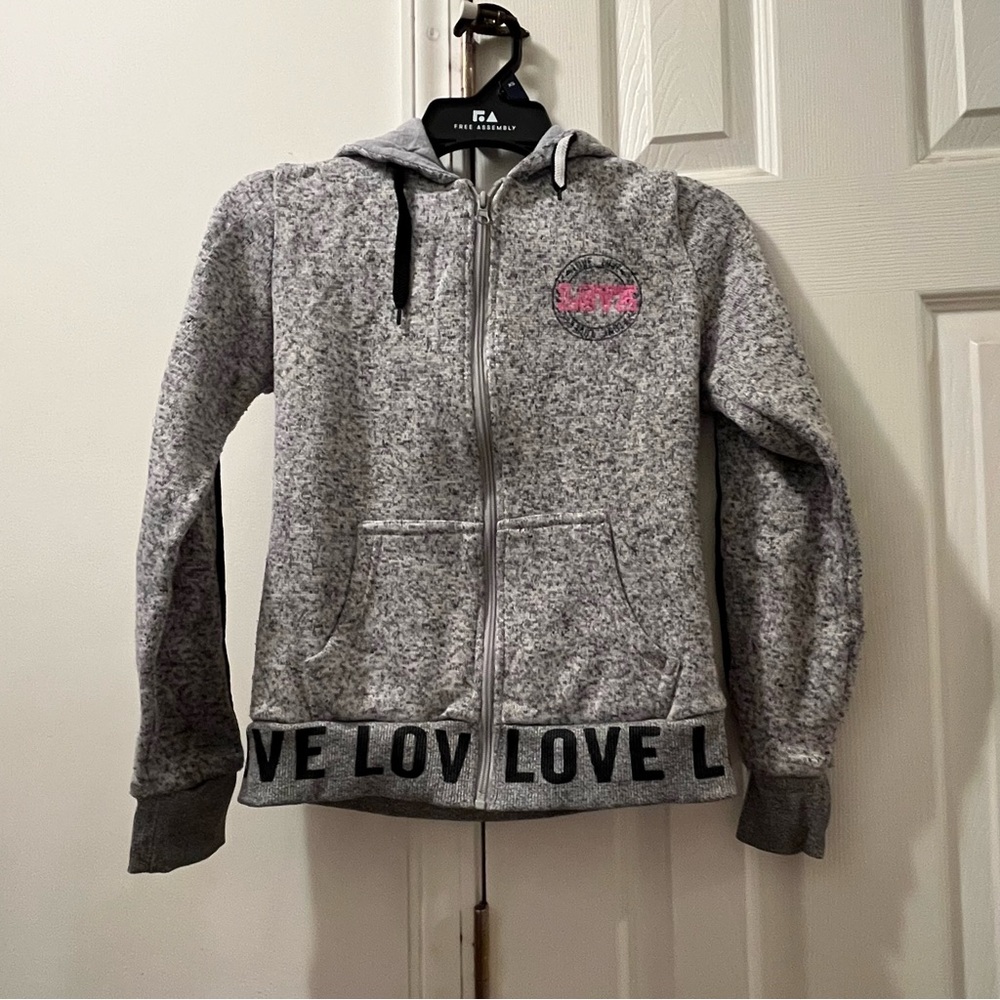 New Look sweater, size S Juniors, color gray with black and pink